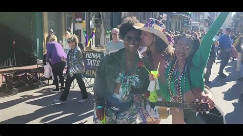 Mardi Gras 2024 Lundi Gras Stroll Naked Cow Boy Sighting 3D