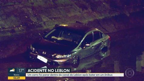 Carro Cai Dentro Do Canal Da Rua Visconde De Albuquerque No Leblon