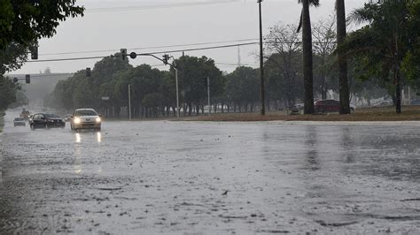 Previsão aponta final de semana chuvoso na Capital Saiba cuidados em