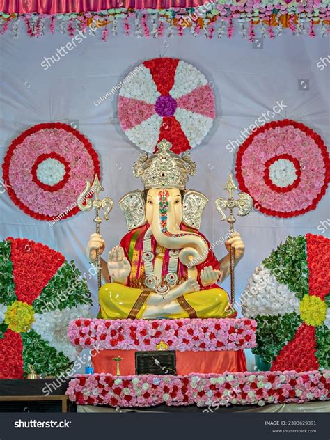 Ganesh Idol Portrait Close Stock Photos and Pictures - 36 Images ...