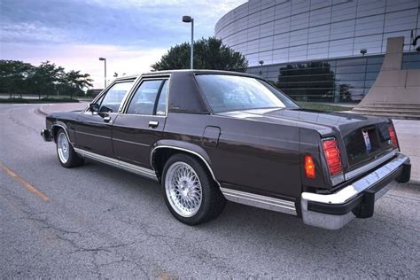 1986 Ford LTD Sedan Brown RWD Automatic CROWN VICTORIA Classic Ford