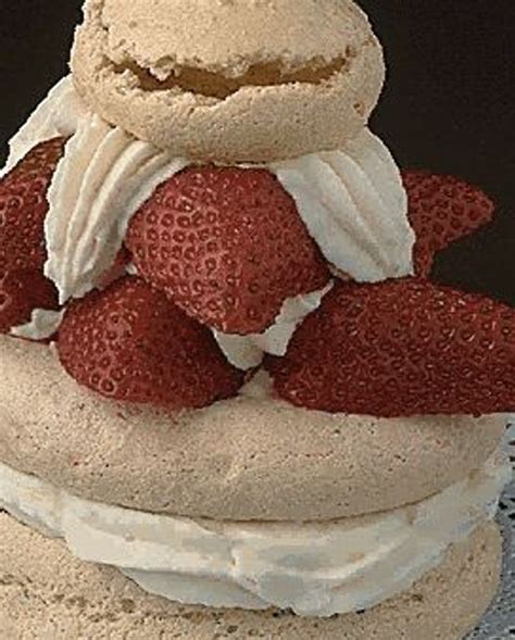 Meringues Aux Fraises Pour Personnes Recettes Elle Table