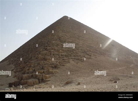 Dahschur Pyramiden Hi Res Stock Photography And Images Alamy