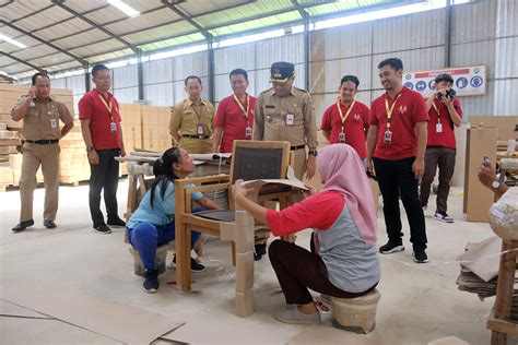 Penjabat Bupati Jepara Resmi Buka Pameran Furnitur Berskala Internasional