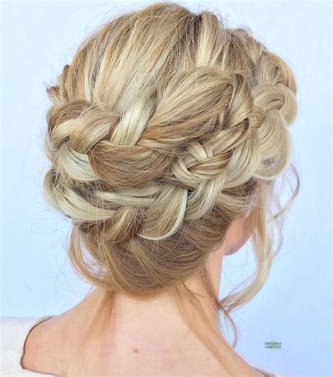 Best Greek Hairstyles We Re Obsessed With Peinados Pelo Griego