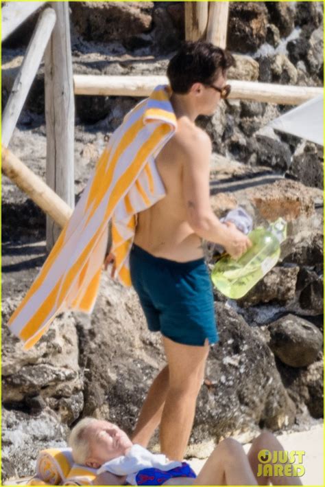 Shirtless Harry Styles Looks So Hot In These New Photos From Italy Photo 1314393 Photo