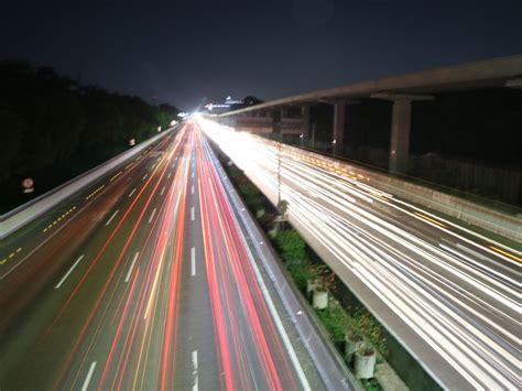 Lajur Jalan Tol Jakarta Cikampek Ditutup Hingga Desember