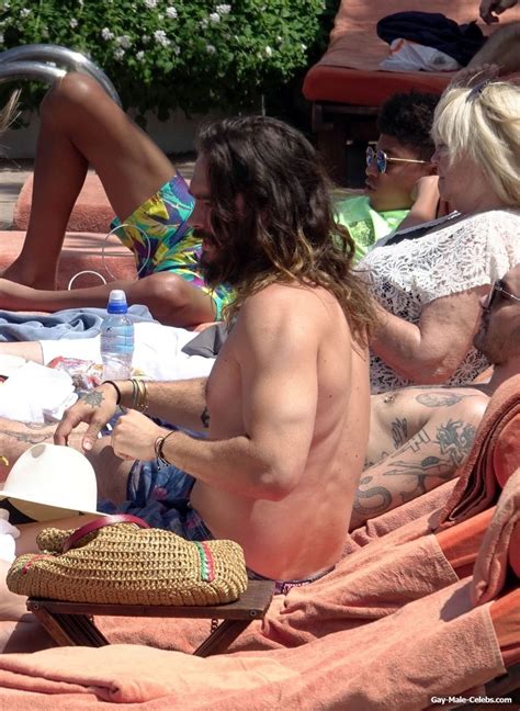 Tom Kaulitz Shirtless And Sexy Beach Photos Man Naked Hot Sex Picture