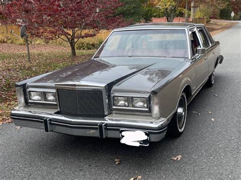 Sold No Reserve 1982 Lincoln Town Car Signature Series