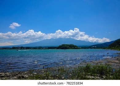 Mount Fuji Lake Kawaguchi Stock Photo 782251834 | Shutterstock