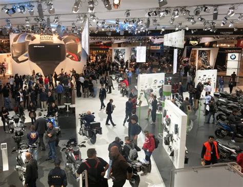 Motorradmesse Eicma Neuheiten Von Ducati Bmw Honda Und Triumph Der