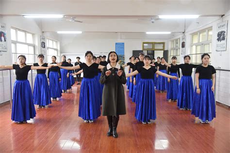 幼师专业之舞蹈课 实训中心 重庆市春珲人文技工学校重庆春珲学校