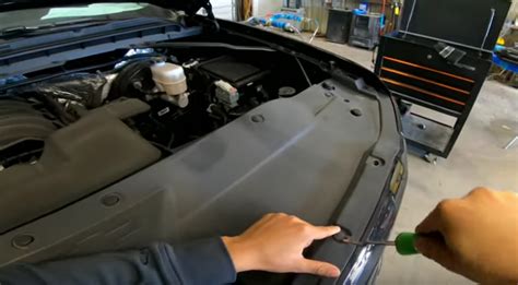 How To Remove A Grille From A 3rd Generation Chevy Silverado