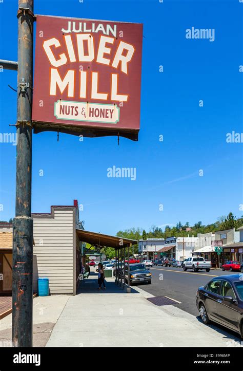 Old Fashioned Cider Mill Hi Res Stock Photography And Images Alamy