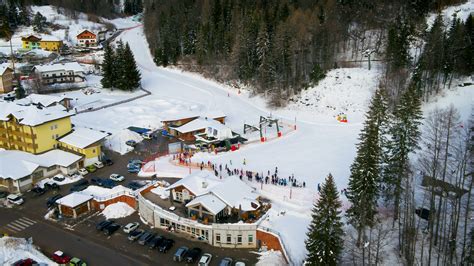 Girovagando Neveland Intrattenimento E Divertimento Sulla Neve Sull