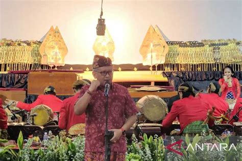 Peringati Bulan Bung Karno Pdip Nanggap Wayang Kulit Di Lenteng