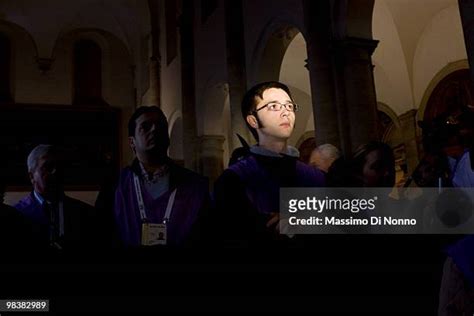 Solemn Exposition Of The Holy Shroud Photos And Premium High Res Pictures Getty Images