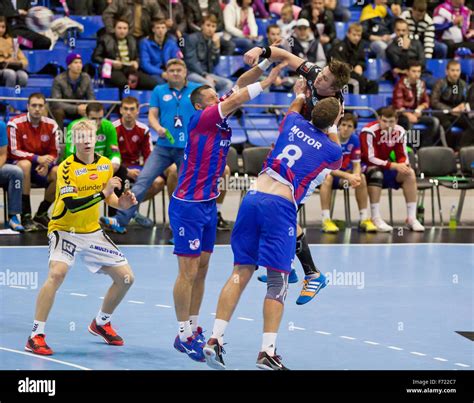 Handball players hi-res stock photography and images - Alamy