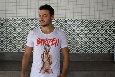 Fashion Porn Camisetas Estampadas Mulheres Seminuas Ba Da Moda Masculina