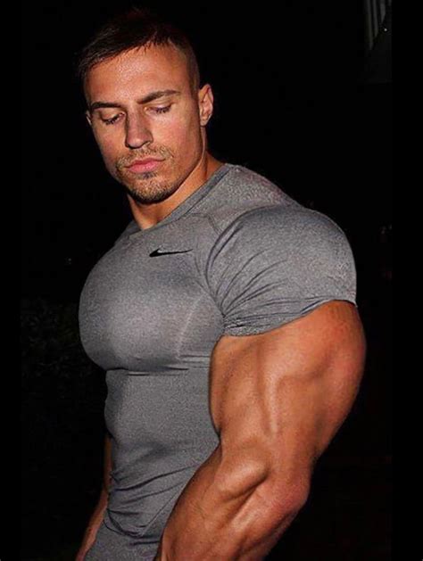 Male Form In 2022 Muscle Men Men Big Muscles