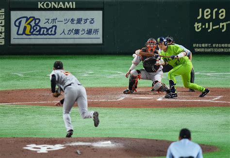 【ヤクルト】6回に一気逆転 中村悠平のスクイズで同点、サンタナ2点適時打で勝ち越し プロ野球写真ニュース 日刊スポーツ