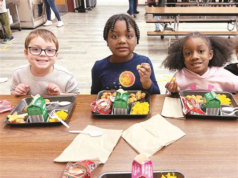 The Fm Extra Mps Serves Up Summer Meals For Kids