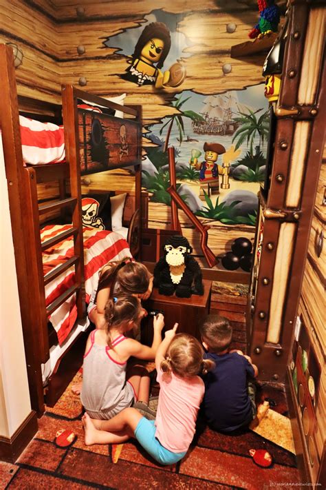 legoland-hotel-pirate-room-3 - World Adventurists