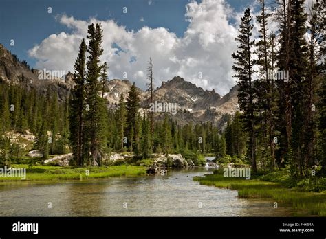 Id00426 00idaho Small Tarn Below Alice Lake In The Sawtooth