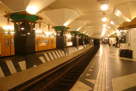 Rathaus Spandau U Bahn Station 1984 Bowroaduk Flickr