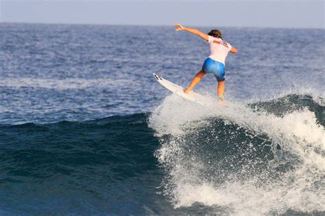 Coaching in Maldives Cádiz Surf Center