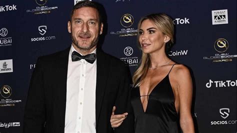 Francesco Totti E Noemi Bocchi Sono In Crisi Lui Non Porta Pi Lanello