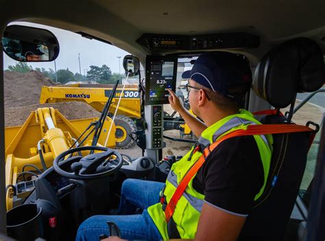 Komatsu Announces New Large Pc950 11 Hydraulic Excavator Highways Today