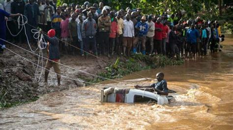 Bilan des récentes inondations grimpe à au moins 22 morts