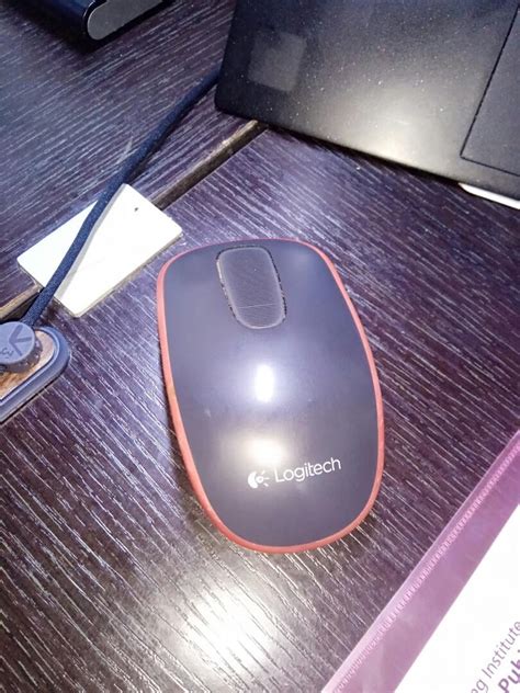 Logitech M585 Mouse 滑鼠的（送一隻t400 電腦＆科技 電腦周邊及配件 電腦滑鼠及相關產品 Carousell