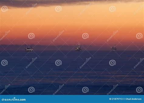 Oil Rigs in the Pacific Ocean Stock Image - Image of ocean, lights ...