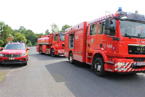 Lokalnyt Beredskabet Rykker Ud Til Brand