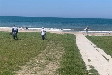 Barletta Lungomare Di Levante Ripulito Dai Volontari Per La Giornata