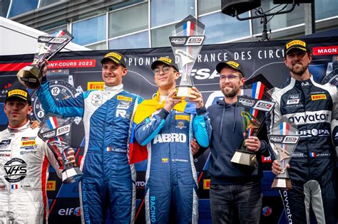 Mateo Villagómez primer ecuatoriano que gana en el GT4 de Francia El