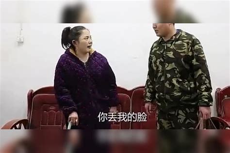 董事长装穷回老家，丈母娘不让进门，托邻居送去50万妻子报应来了 丈母娘 邻居 报应