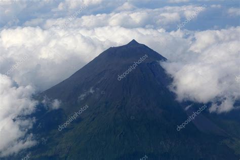 Volcano Pico on the Azores Portugal — Stock Photo © Boarding2Now #29598491