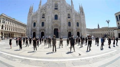 La Protesta Dei Lavoratori Dello Spettacolo A Milano Bauli