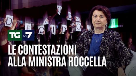 Le Contestazioni Alla Ministra Roccella Youtube