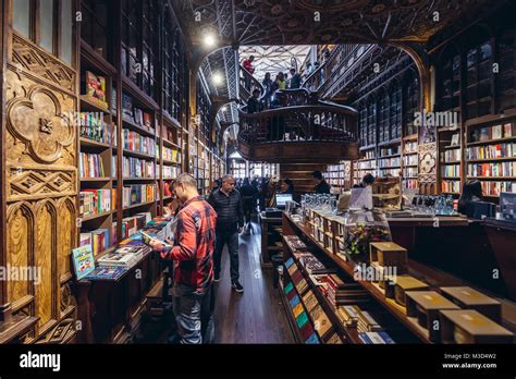 Interior De Una De Las Librer As M S Famosas En El Mundo Livraria