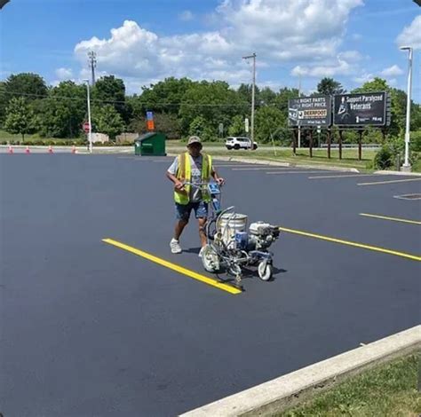 Asphalt Contractor Sealcoating Driveways Parking Lots Maximus