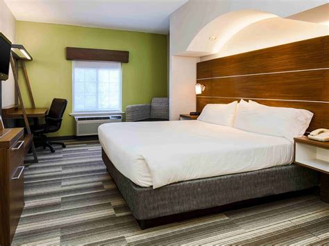 Sesame Place Hotel In Langhorne, PA | Holiday Inn Express Philadelphia ...