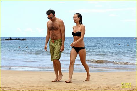 Olivia Wilde Shirtless Jason Sudeikis Kissing In Hawaii Photo Bikini Jason