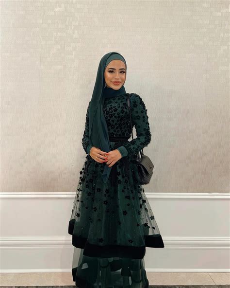 Batul on Instagram: “hi” Hijabi Wedding Guest Outfit, Wedding Party ...