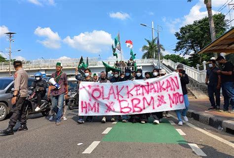 Gabung Bersama Buruh Massa Hmi Gelar Unjuk Rasa Tolak Kenaikan Harga