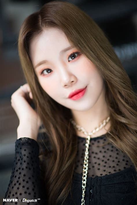 Momoland JooE Naver X Dispatch I M So Hot Wanita Cantik Wanita Kecantikan