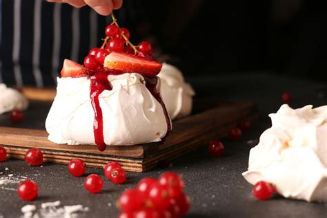 Mardi Juillet Apr M Pavlova Aux Fruits Rouges Les Toques De Papa